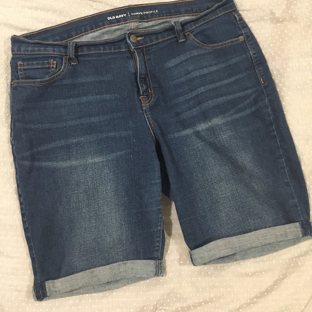Old Navy Curvy Profile Jean Shorts